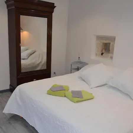 Autour D'Un Puits, Gite 4/5 Personnes Konukevi Marsilly (Charente-Maritime)